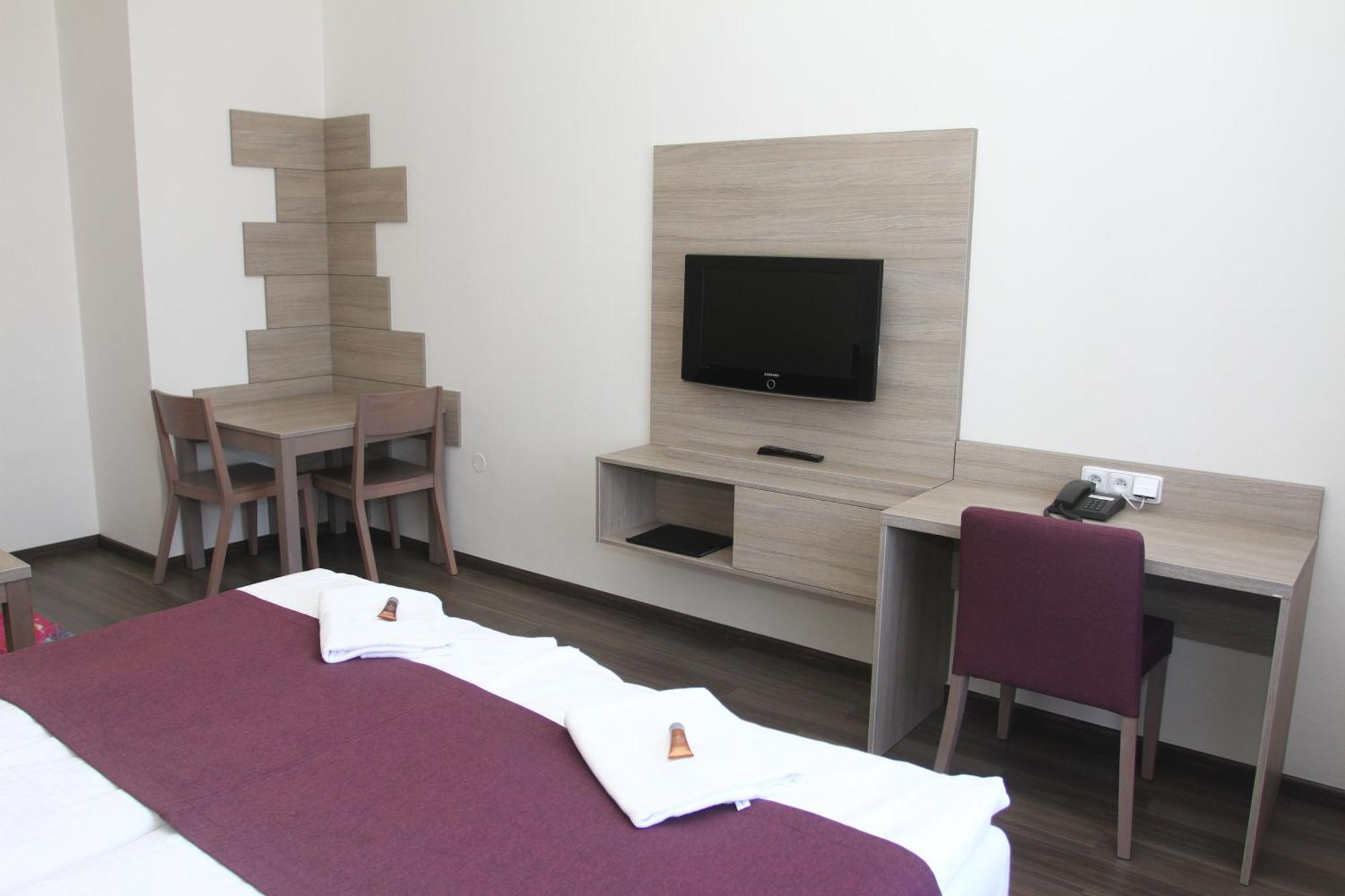 Hotel Palac Elektra Острава Экстерьер фото