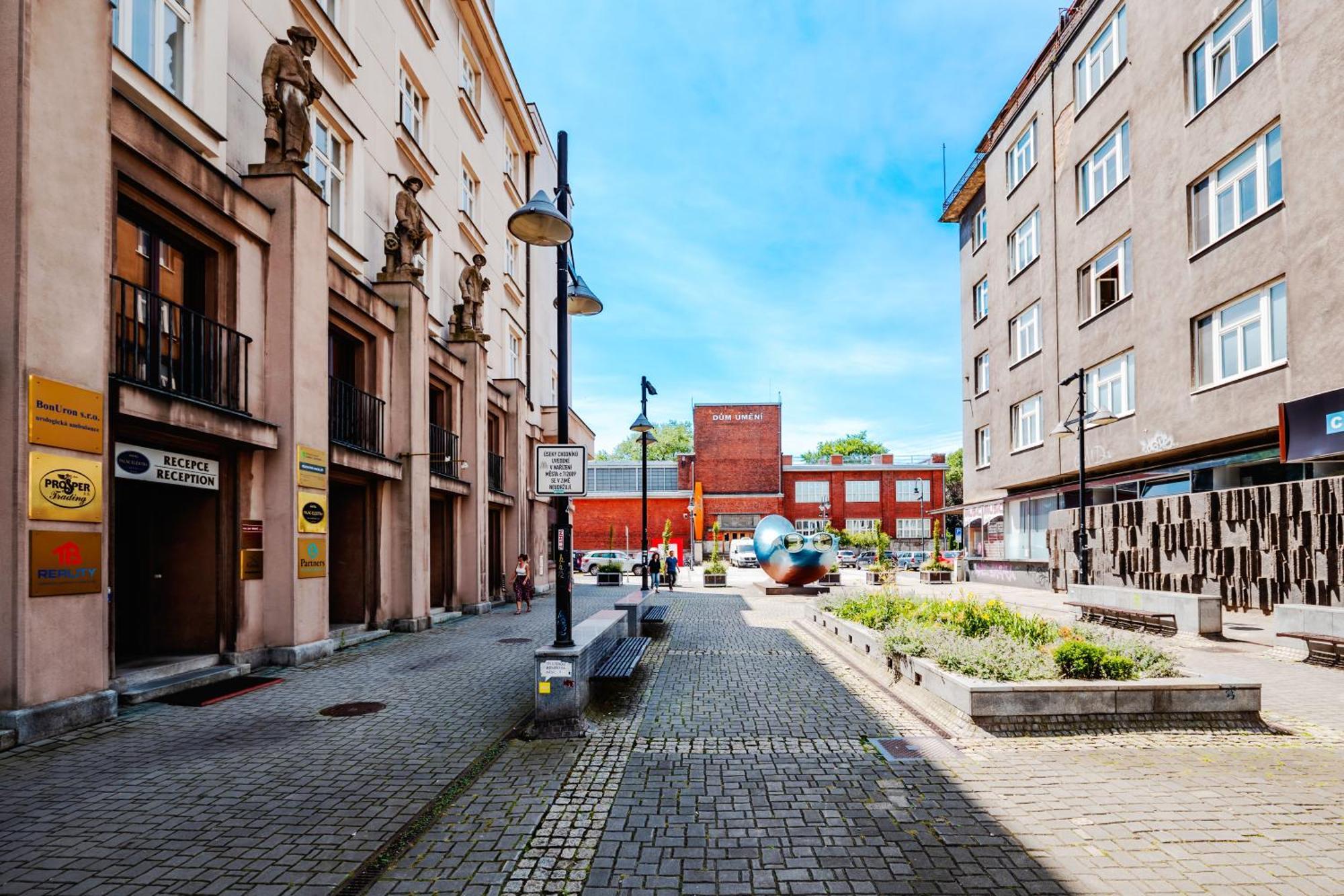 Hotel Palac Elektra Острава Экстерьер фото